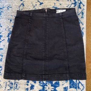 Free People Black skirt!!